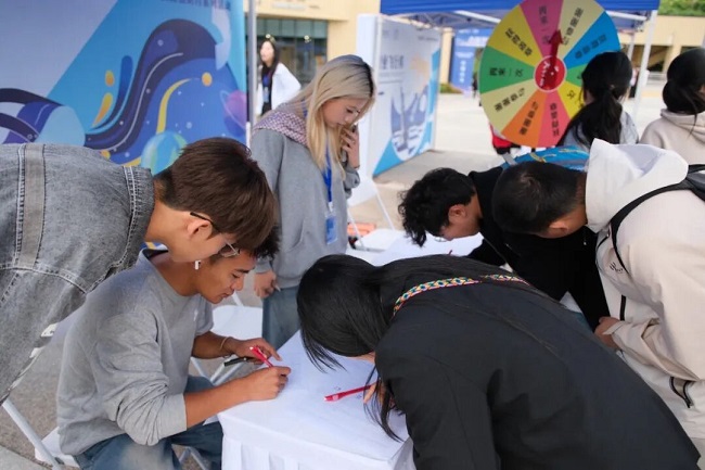 300家名企齊聚！瑞方人力助力吉利學院供需精準匹配 第4張