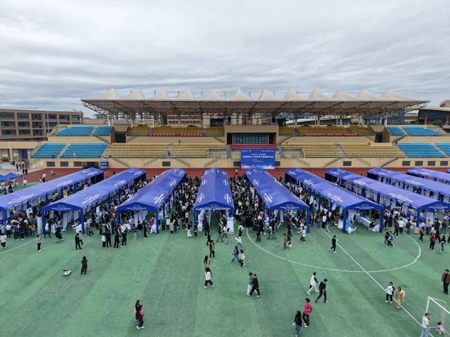 300家名企齊聚！瑞方人力助力吉利學院供需精準匹配 第2張